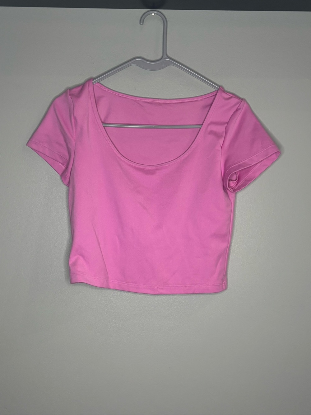 Gilly Hicks Pink Short Sleeve Scoop Neck Crop Tee